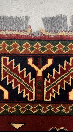 Rug fringes repair - before