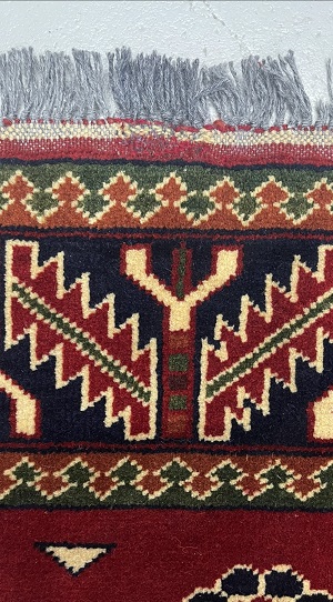 Rug fringes repair - after