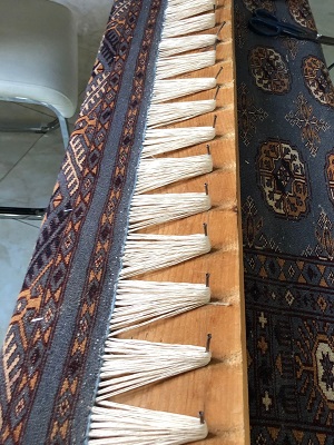 Rug Repairing and Re-fringing -Nnew Fringes on Pins