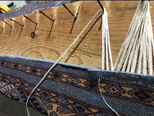 Rug Repairing and Re-fringing - New Fringes on Needles
